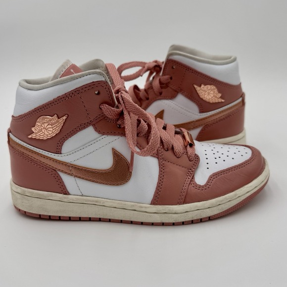 Nike Air Jordan 1 Mid SE Pink Rose Gold White FB9892-670 Youth Sneakers. Size 6 - Picture 1 of 12